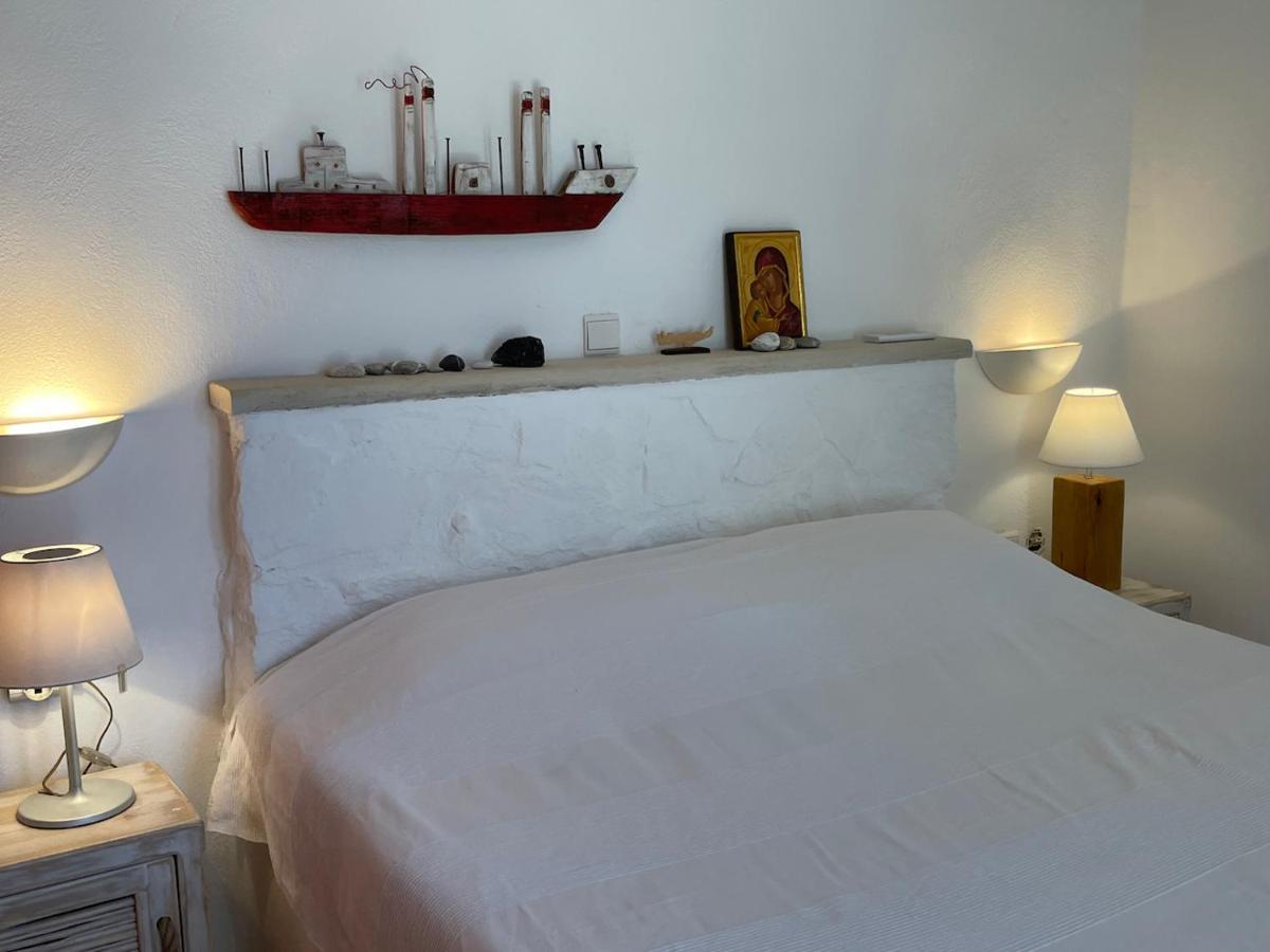 Villa La Familia Maison Traditionnelle Плакиас Екстериор снимка
